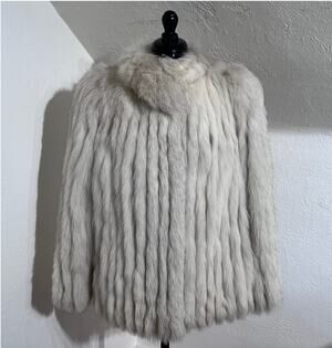 Vintage Genuine Finnish Blue Fox Fur Coat – Ivory Silver Statement Jacket